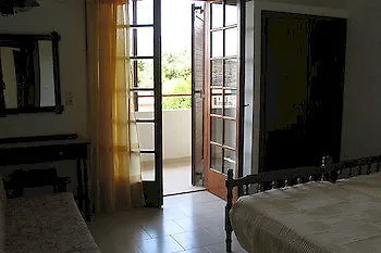 Voula Hotel Aegina